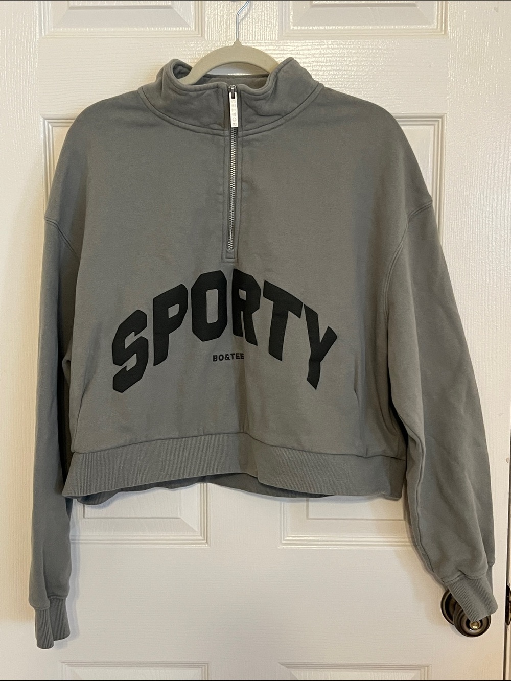 SPORTY Half-Zip Cropped Turtleneck Sweatshirt - Gray